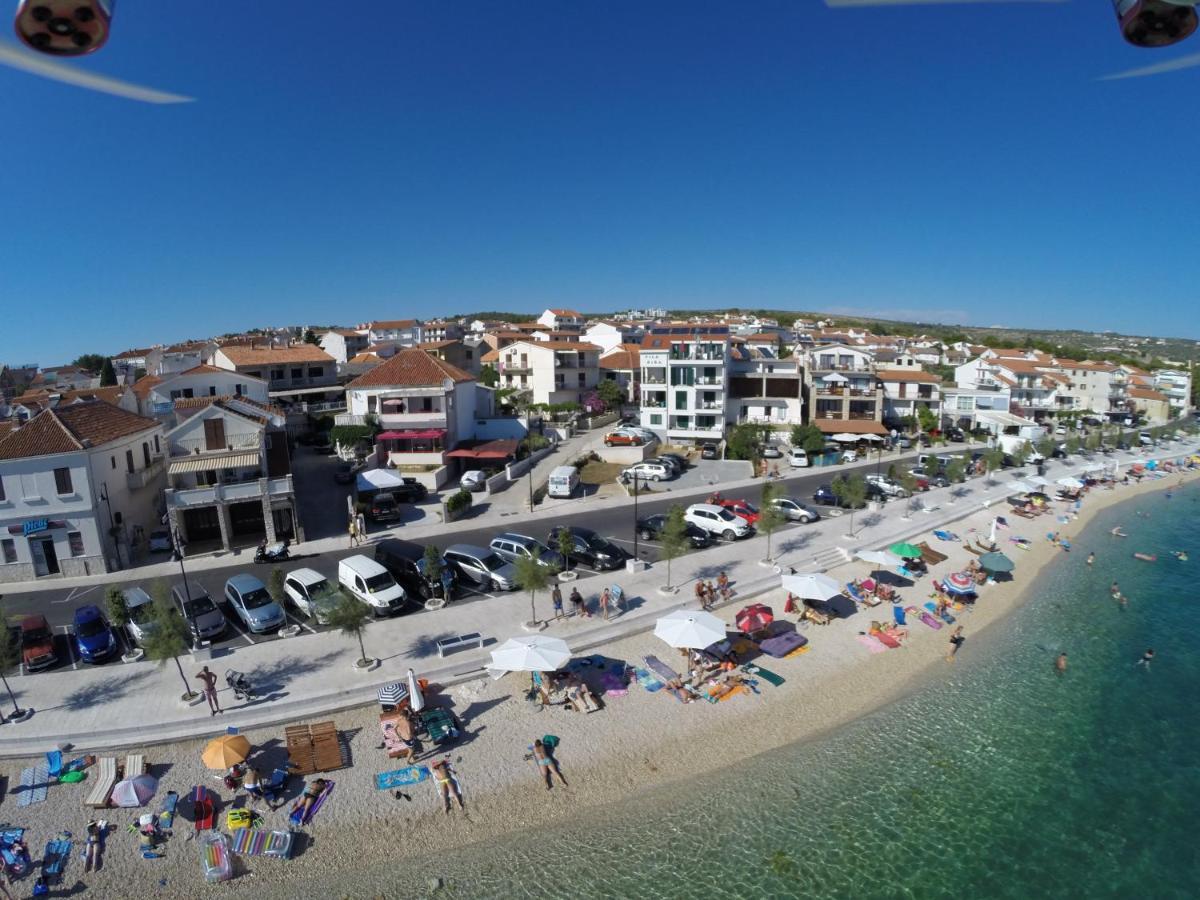 Beachfront Apartments Villa Sisa Primošten Exterior foto